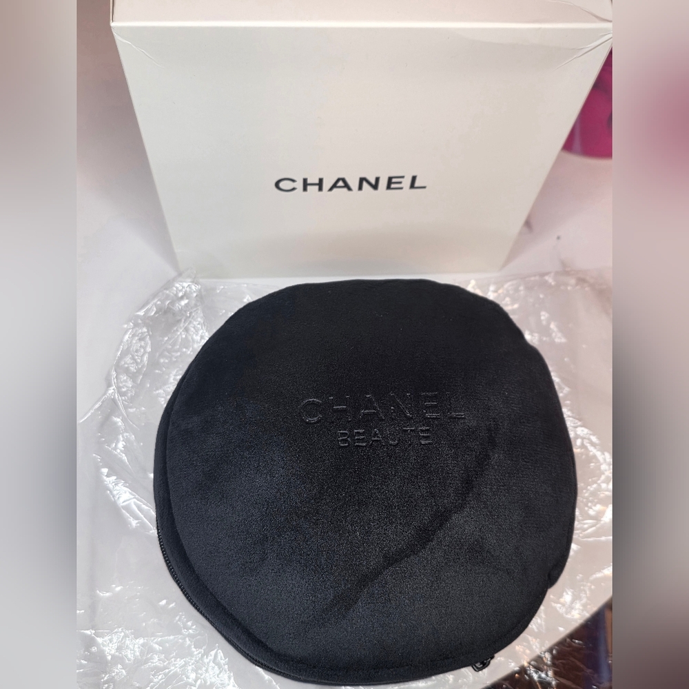 NEW Chanel Beauté CC Travel Eye Mask/Neck Pillow! - Picture 5 of 11